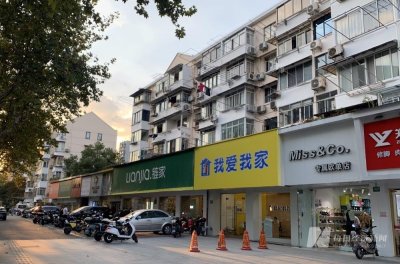 ​两年跌去近 300 万，中介称“价格跌回 2017 年”，上海顶流学区房溢价正在消失