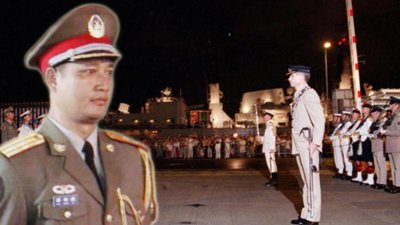 ​1997年交接英军的指挥官，曾用一句话霸气交接，转业之后去了哪？