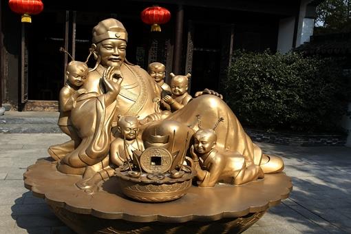 盘点中国历史上最有钱的五个人,和珅只能排第二第一你想不到