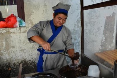 ​古代饭店上菜的都叫小二吗?