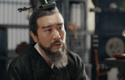 ​曹操是怎么把自己的势力发展壮大的?