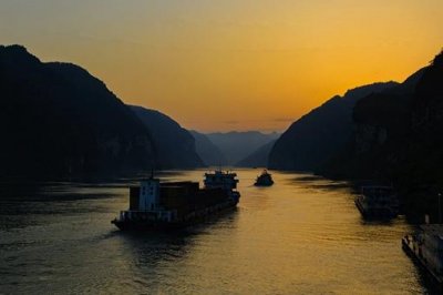​三峡发现一条受伤真龙是真的吗?没图没证据就不要传谣言了
