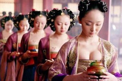 ​唐朝女人为什么都喜欢坦胸露乳