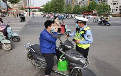​驾驶摩托车不戴头盔扣几分？摩托车不戴头盔怎么处罚规定