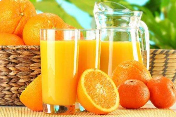 喝橙汁脸会变黄吗 喝橙汁有助于消化吗