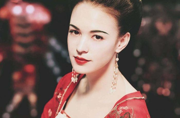 安禄山和杨贵妃之间有什么的秘密呢？为什么李隆基从来不管？