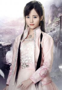 ​鞠婧祎穿黑色蕾丝裙，烈焰红唇上演黑化风格，太惊艳！