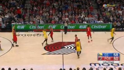 ​伊戈达拉向观众席扔球 遭裁判直接驱逐