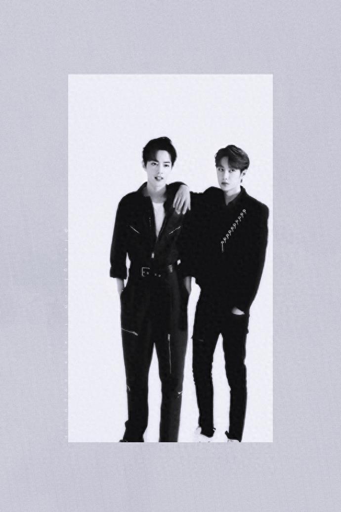 肖战、王一博拍黑白写真照,一个冷酷一个霸气,眼神秒杀一切