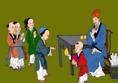 ​四岁让梨的孔融，却死于不孝的罪名？