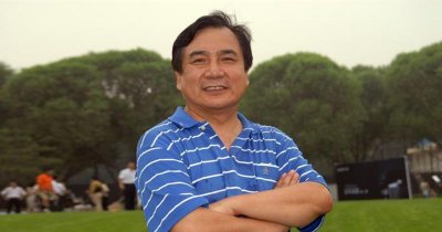 ​李晓华：卖冷饮起家，草根逆袭成富豪，中国第一个拥有法拉利的人