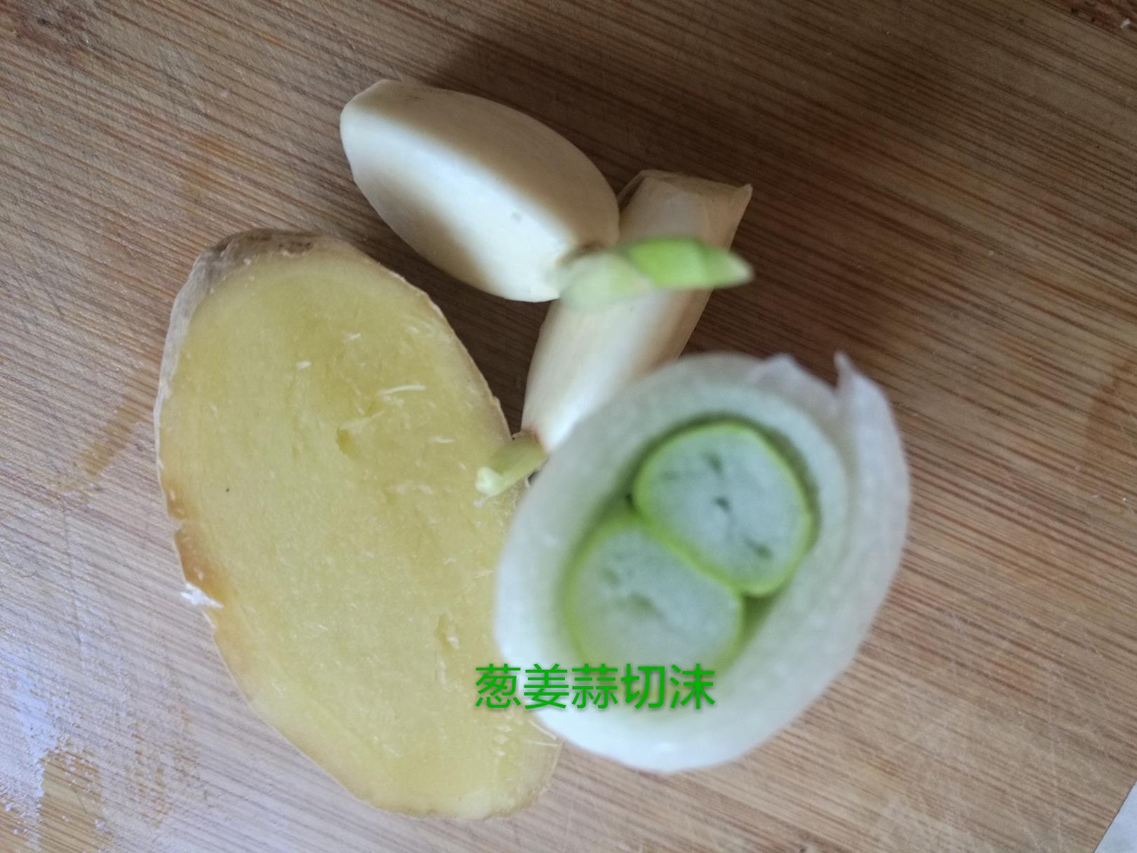 做一顿香喷喷的小米焖饭给你吃