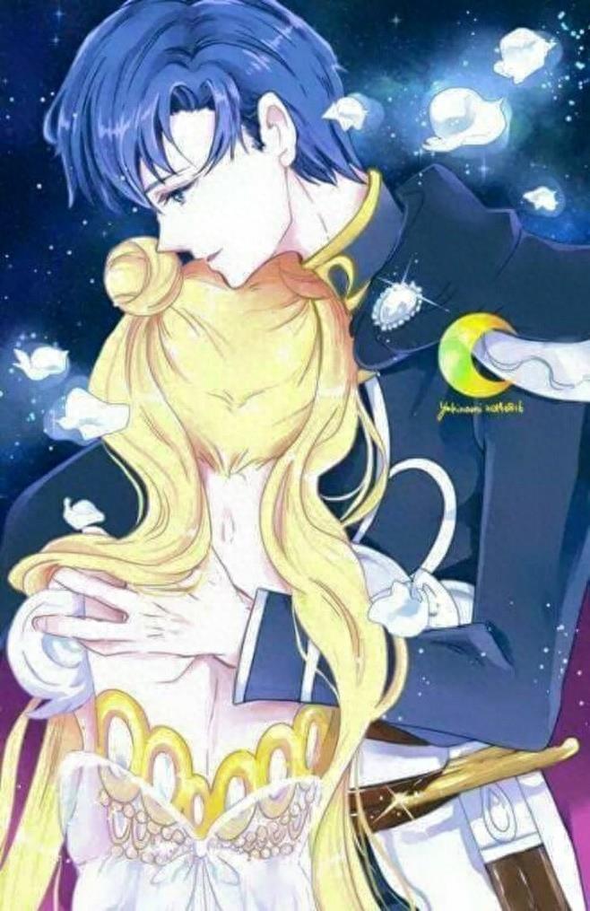 美少女战士里命中注定的一对恋人，月野兔和地场卫甜蜜美图