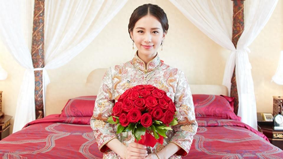 刘诗诗吴奇隆巴厘岛大婚中式结婚照 刘诗诗温婉出尘