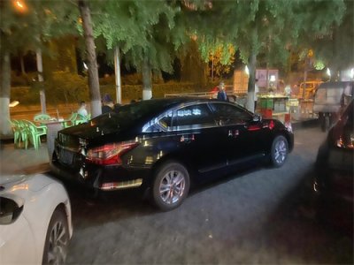 ​晚上摆摊卖烧烤到底有多赚钱，估摸着月入4，5万，真叫人眼红