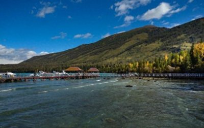 ​新疆喀纳斯湖：苍茫广阔、水光潋滟，领略塞外风光，欣赏绝美湖泊