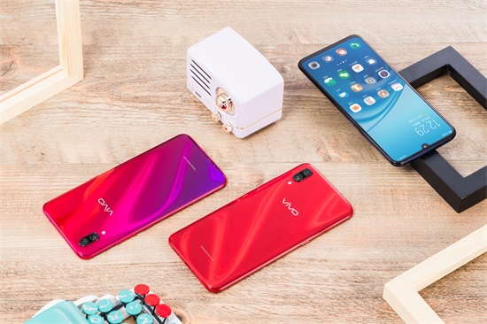 旗舰手机颜值新担当!vivo X23三色图赏:总有一款你喜欢