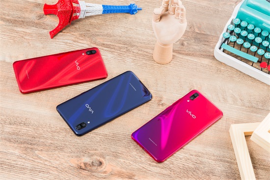 旗舰手机颜值新担当!vivo X23三色图赏:总有一款你喜欢