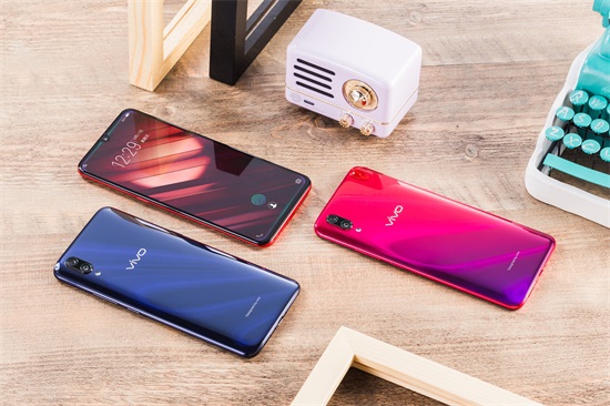旗舰手机颜值新担当!vivo X23三色图赏:总有一款你喜欢