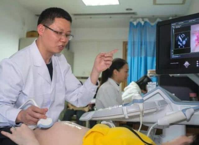 为什么越来越多孕妈喜欢男医生接生?这4个优势,碾压任何女医生