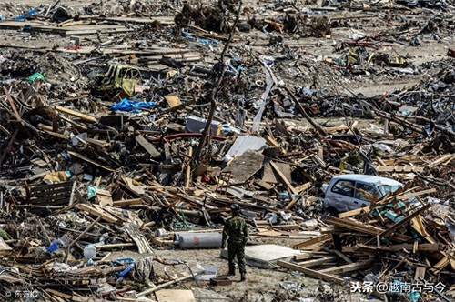 2011年日本九级大地震照片:海水倒灌淹没城市,为二战后最惨灾难