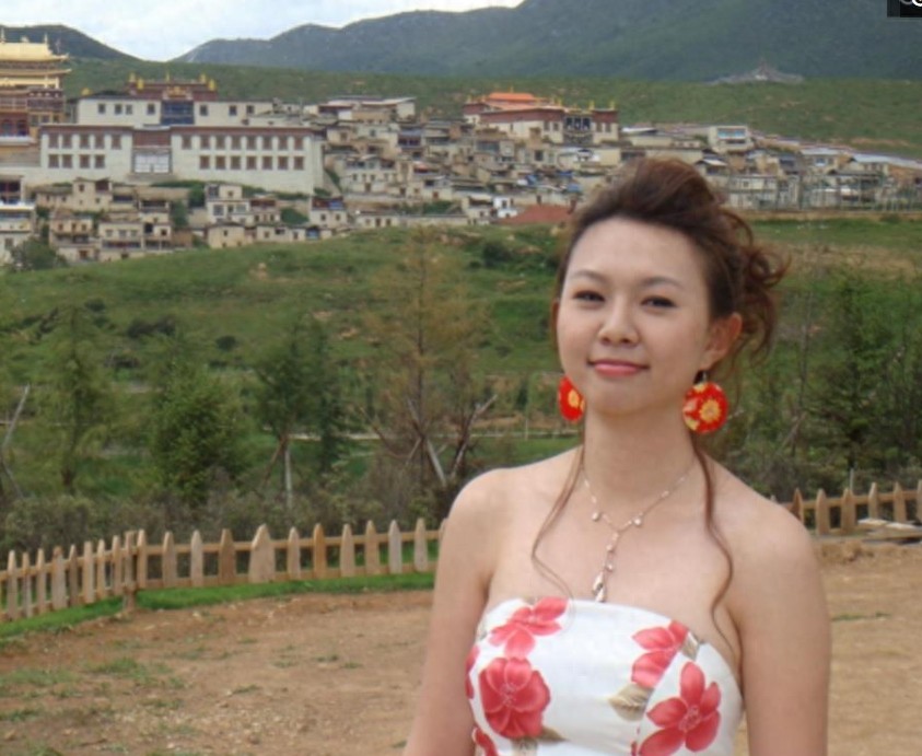 38岁卓依婷的生活照,曾被人误以为去世,如今已为人母