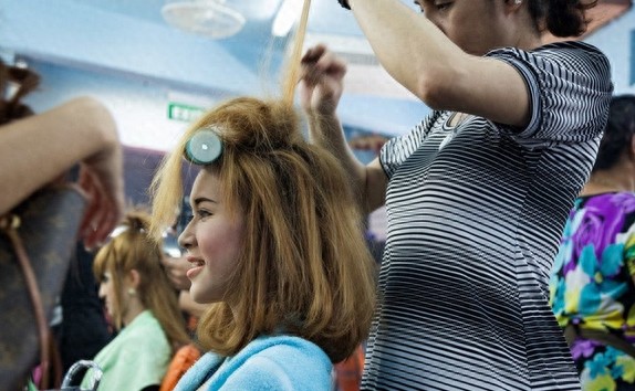 揭秘:曼谷红灯区女人的日常生活