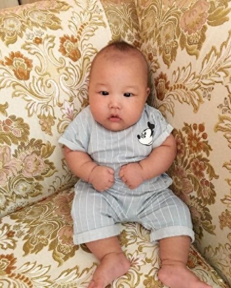 “贱人”文松美艳娇妻曝光,连儿子都有了,还是个胖小子!