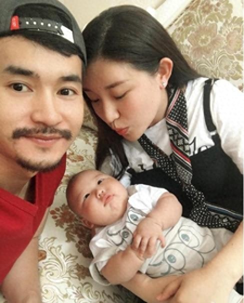 “贱人”文松美艳娇妻曝光,连儿子都有了,还是个胖小子!