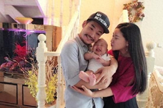 “贱人”文松美艳娇妻曝光,连儿子都有了,还是个胖小子!