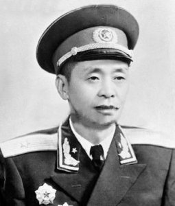 ​解甲归田甘祖昌：开国第一人，回乡务农29年，后被写入语文课本