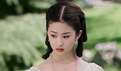 ​刘亦菲的妈妈刘晓莉：同样美若天仙，却为了女儿牺牲太多了