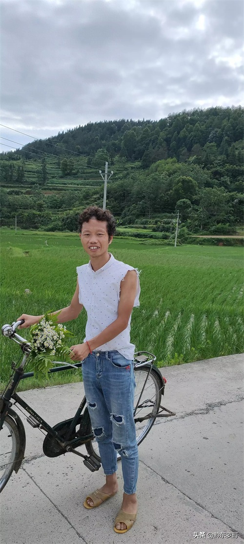 贵州网红“东方阿牛哥”，全网最靓的仔？
