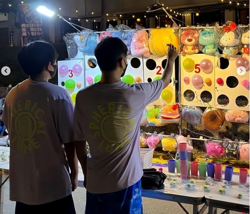 林志颖儿子和女儿近照(林志颖携妻儿出游)