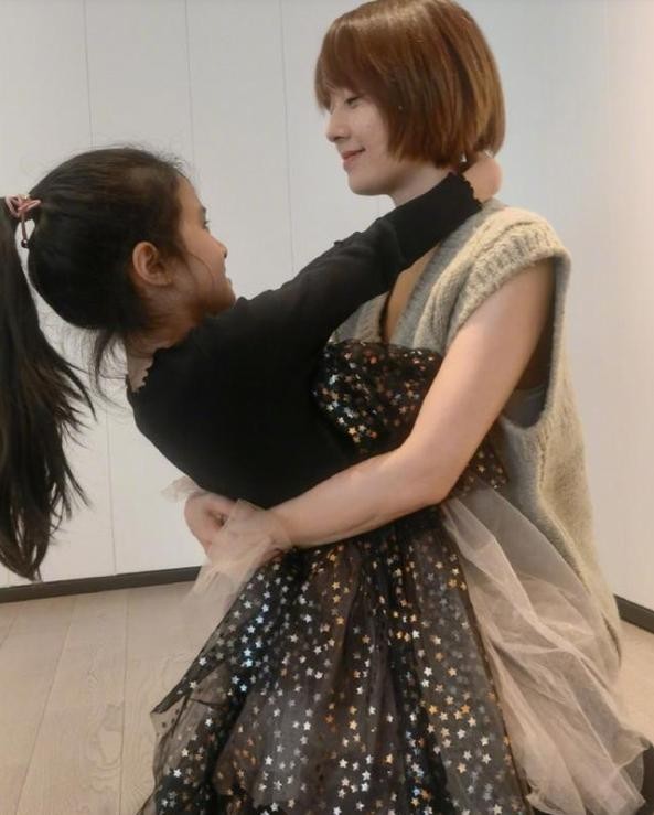 马伊琍的孩子是谁的（马伊琍到底有几个孩子）