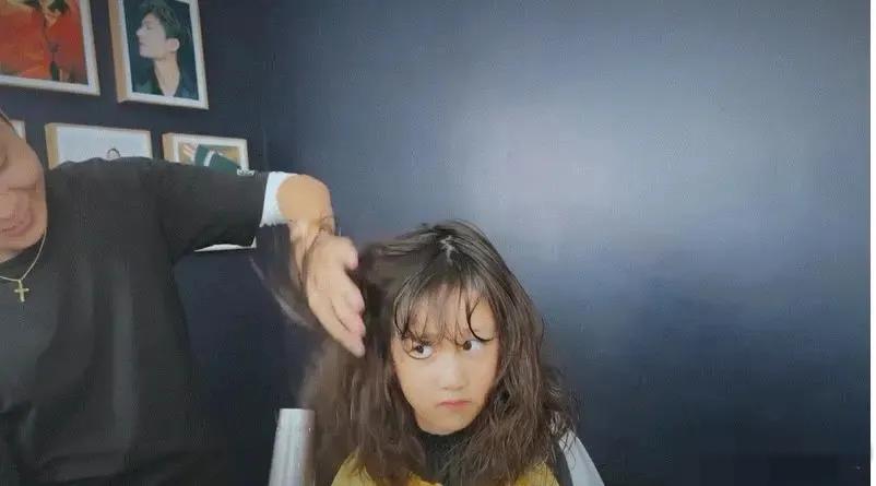 孙莉带9岁女儿烫发，黄磊回应：只要她敢承受，我们觉得没问题