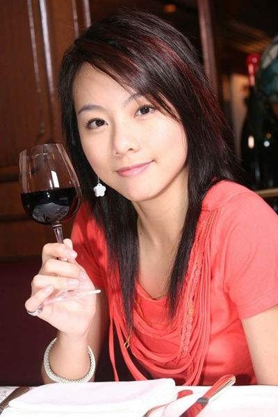 邓丽欣：一个才华横溢的女歌手兼出色演员