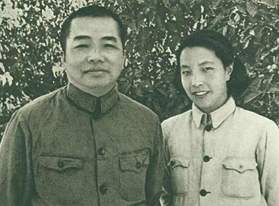 ​彭德怀去世后，其夫人浦安修过的如何？晚年从不以彭夫人自居