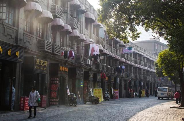 上海多伦路文化名人街地址(雅致的多伦路文化名人街)(1)