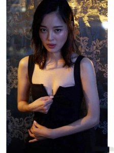 ​辛芷蕾拍的《男人装》感觉只是性感，没有把她的冷艳气质体现出来