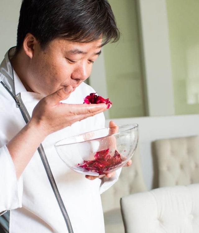 云南真正好吃的鲜花饼（还没有试过刷爆朋友圈的云南人真正好鲜花饼）(9)