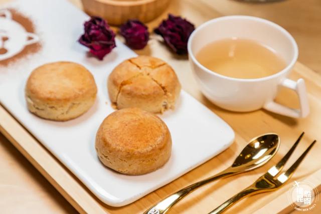 云南真正好吃的鲜花饼（还没有试过刷爆朋友圈的云南人真正好鲜花饼）(6)