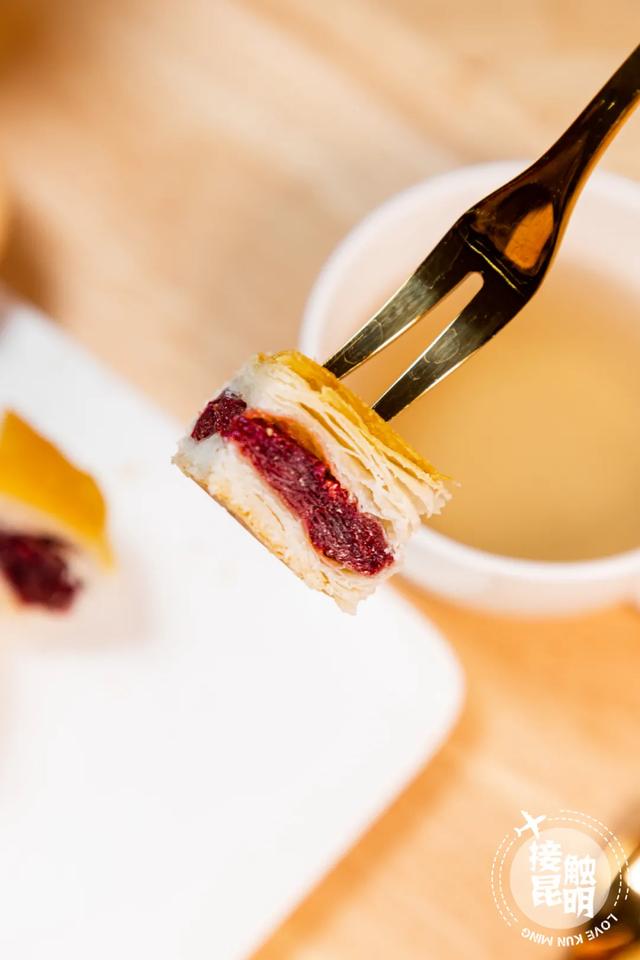 云南真正好吃的鲜花饼（还没有试过刷爆朋友圈的云南人真正好鲜花饼）(42)