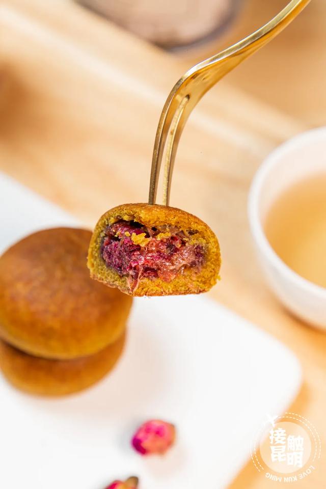 云南真正好吃的鲜花饼（还没有试过刷爆朋友圈的云南人真正好鲜花饼）(31)