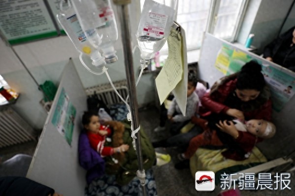 天冷感冒多！萌娃打针满脸都是戏