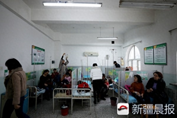 天冷感冒多！萌娃打针满脸都是戏