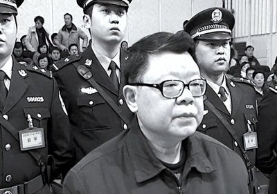 ​曾经的扫黑英雄文强，生命中的最后四小时，在看守所里辗转难眠