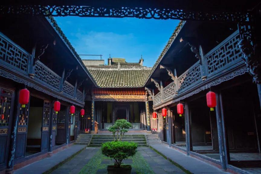 凤凰古城在湖南哪个市(湖南凤凰古城在哪个市)