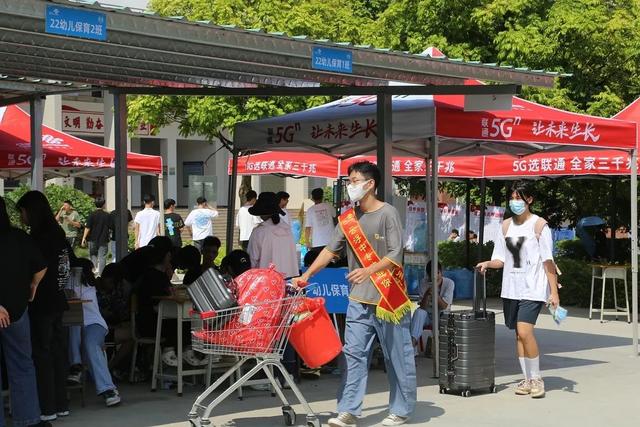 云浮市中专学校官网（云浮中专迎新季）(15)