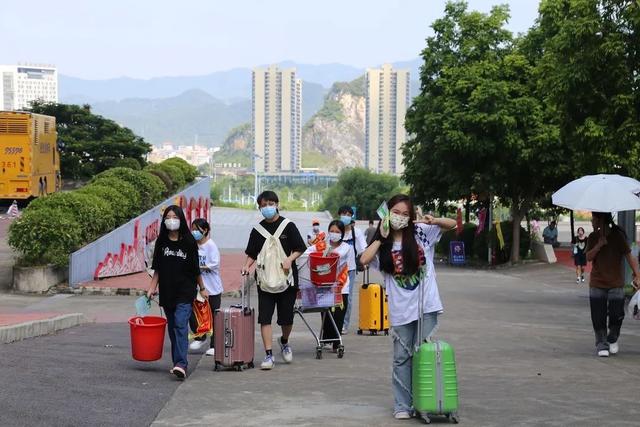 云浮市中专学校官网（云浮中专迎新季）(14)